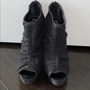 Women’s Chinese Laundry Chiffon black  heels 6